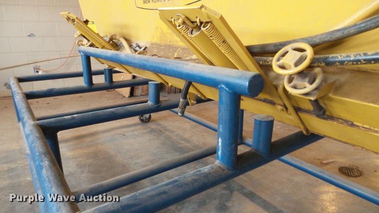 image for item DT9065 Flink HD6 tailgate spreader