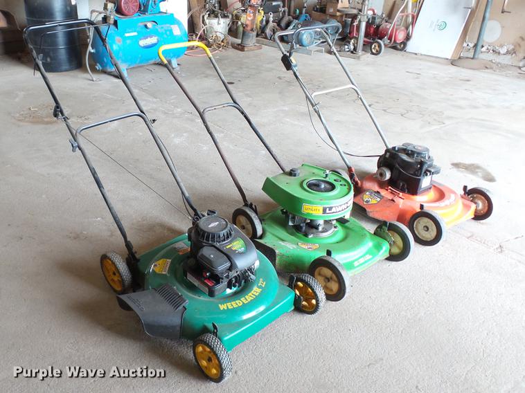 image for item DT9067 (3) lawn mowers