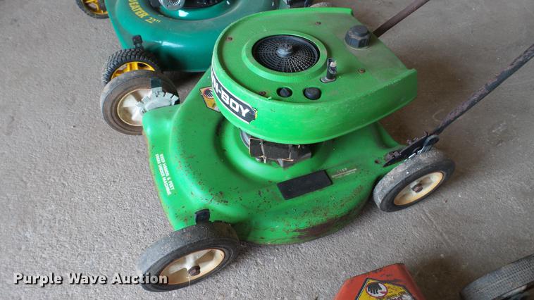 image for item DT9067 (3) lawn mowers