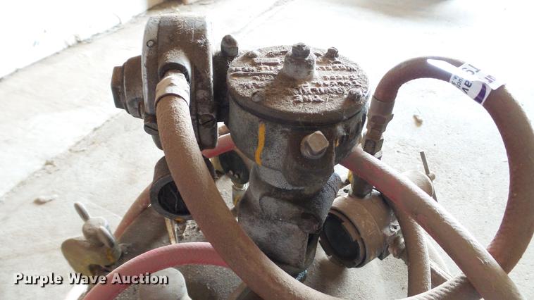 image for item DT9070 (2) paint sprayer pots