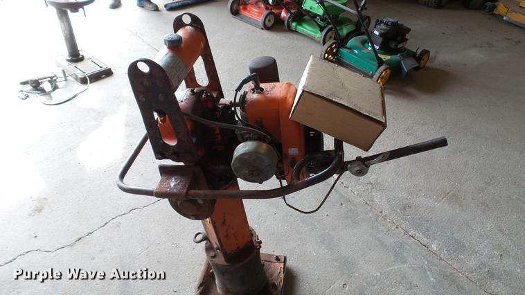 image for item DT9071 Mikasa Sangyo MTR-80 vibratory compactor