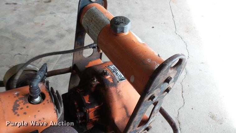 image for item DT9071 Mikasa Sangyo MTR-80 vibratory compactor