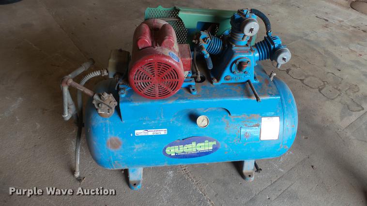 image for item DT9073 Qualair air compressor