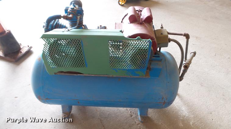 image for item DT9073 Qualair air compressor