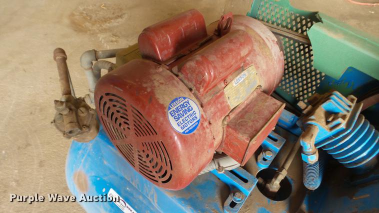 image for item DT9073 Qualair air compressor