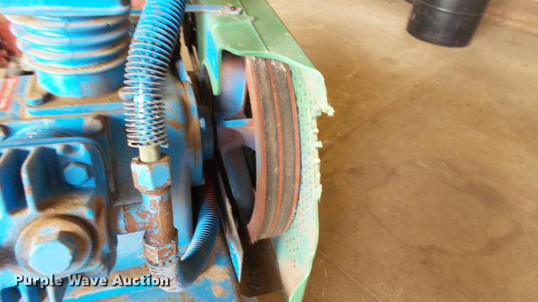 image for item DT9073 Qualair air compressor