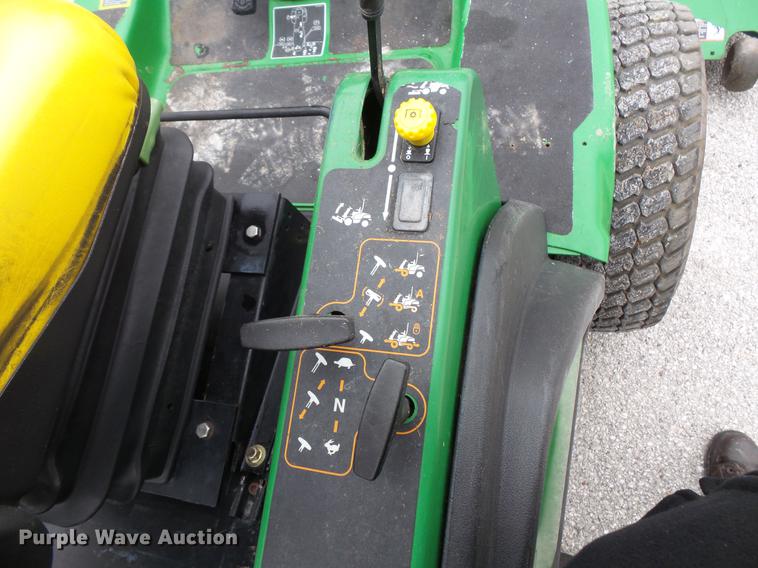 image for item DV9548 John Deere 1565 Series II lawn mower