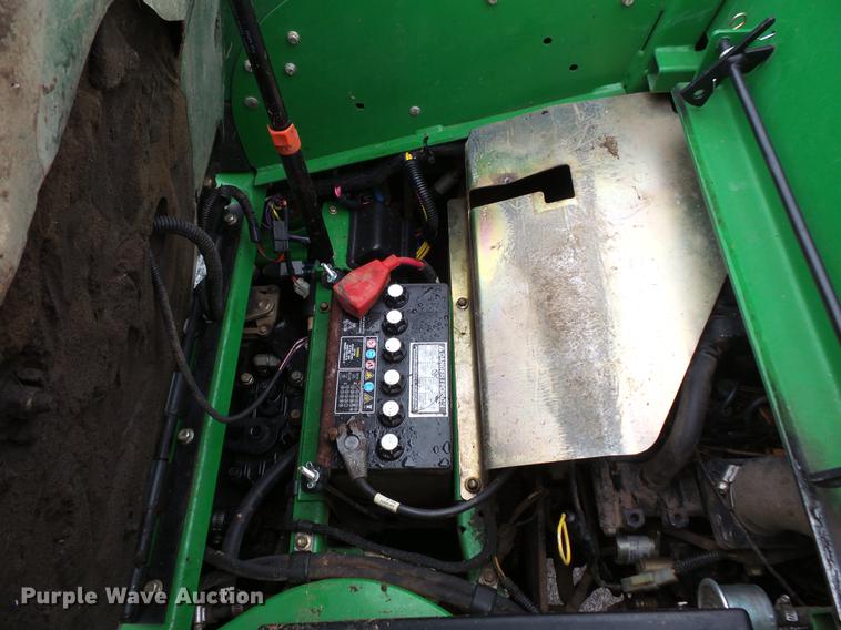 image for item DV9548 John Deere 1565 Series II lawn mower