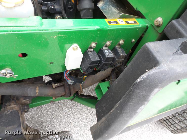 image for item DV9548 John Deere 1565 Series II lawn mower