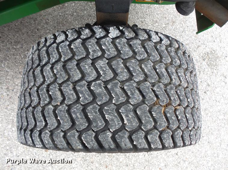 image for item DV9548 John Deere 1565 Series II lawn mower