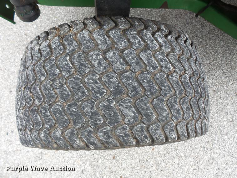 image for item DV9548 John Deere 1565 Series II lawn mower