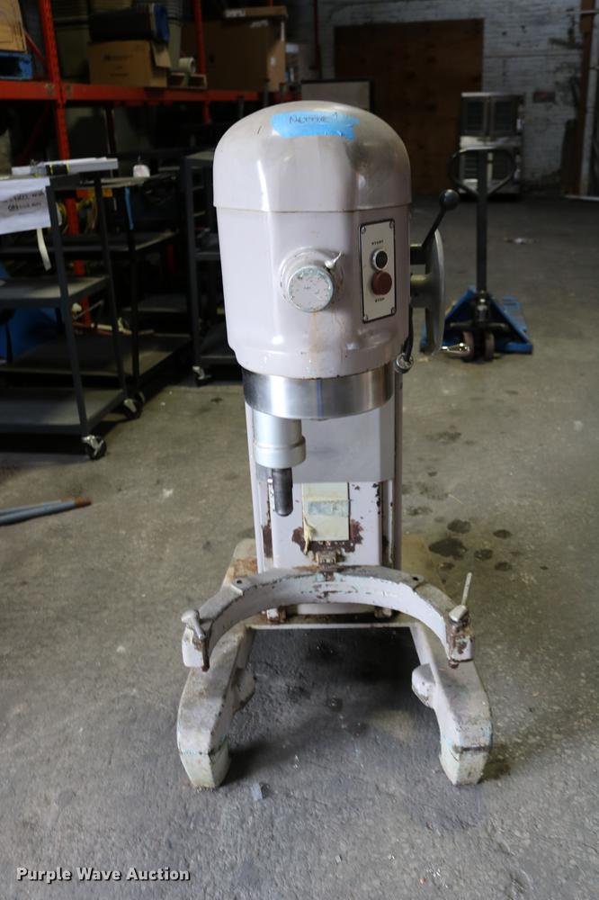 image for item DW9847 Hobart M-600 mixer