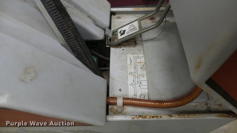 image for item EA9918 (2) Advance Convertomatic 20B floor scrubbers