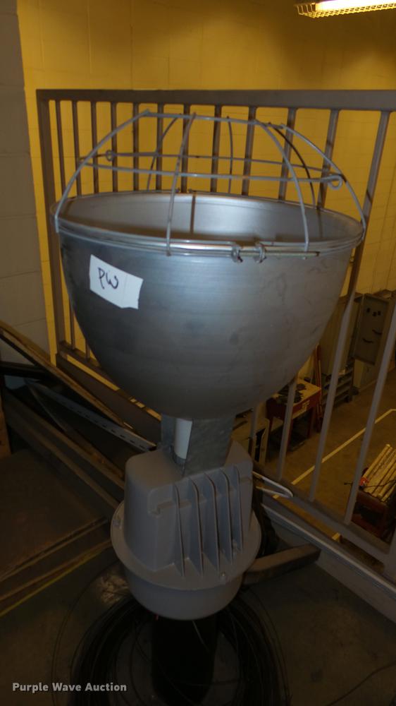 image for item EA9921 (3) Hubbell lights