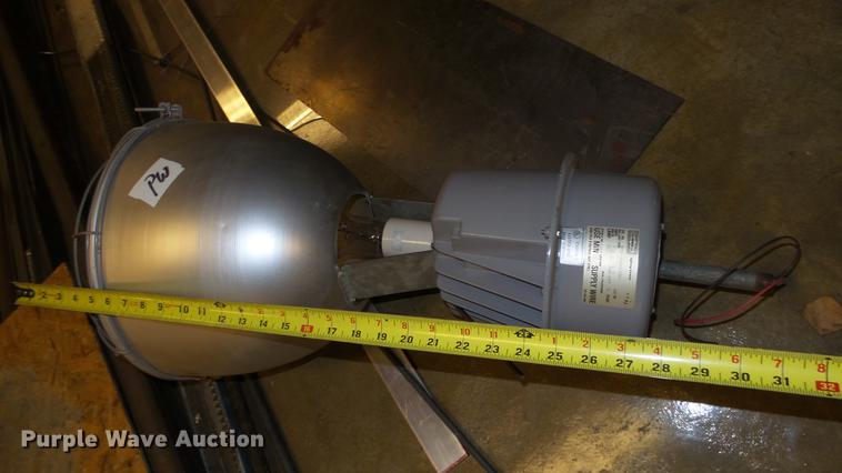 image for item EA9921 (3) Hubbell lights