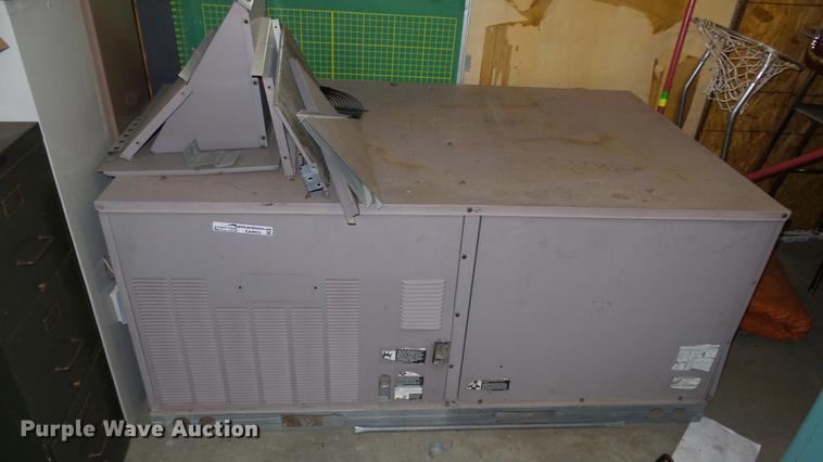 image for item EA9922 Carrier AC unit