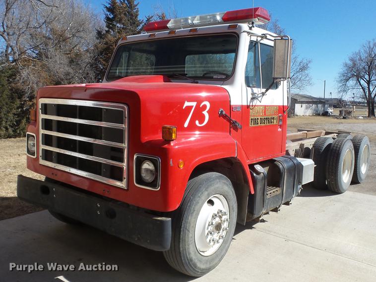 image for item EC9660 1987 International S2200 truck cab and chassis