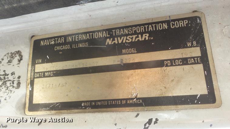 image for item EC9660 1987 International S2200 truck cab and chassis