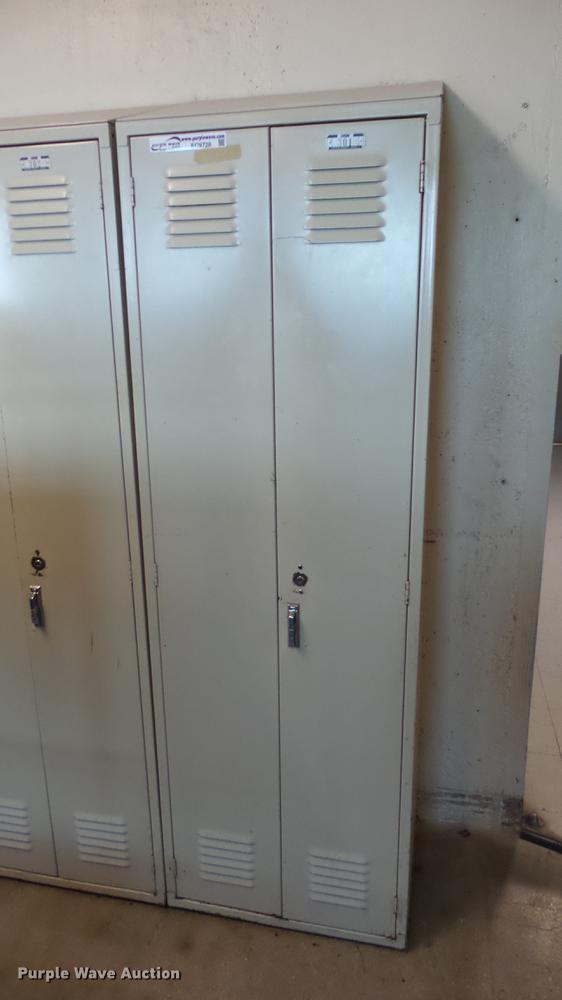 (30) sets of lockers in Wichita, KS Item EC9728 sold Purple Wave