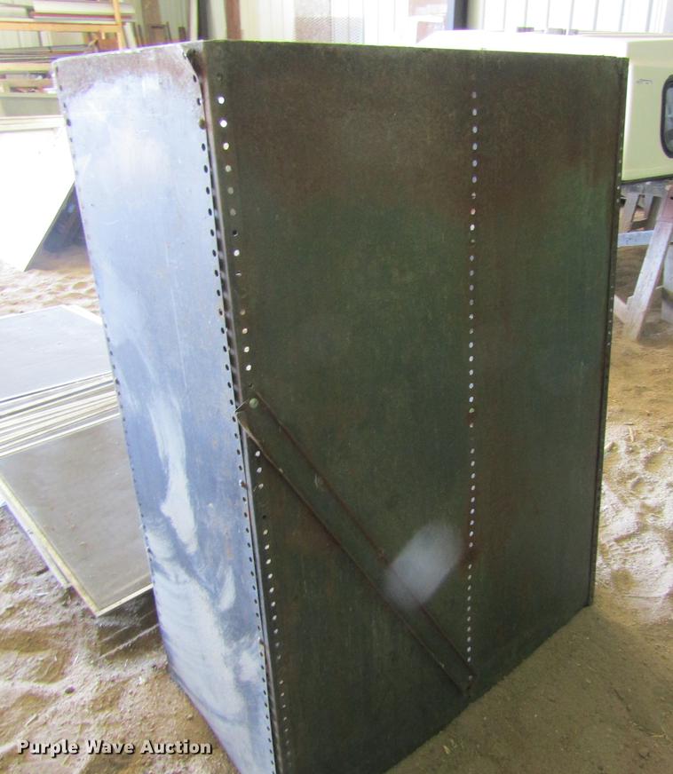 image for item EI9289 Cast iron bath tub