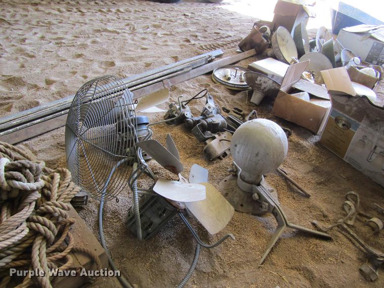 image for item EI9290 Building materials