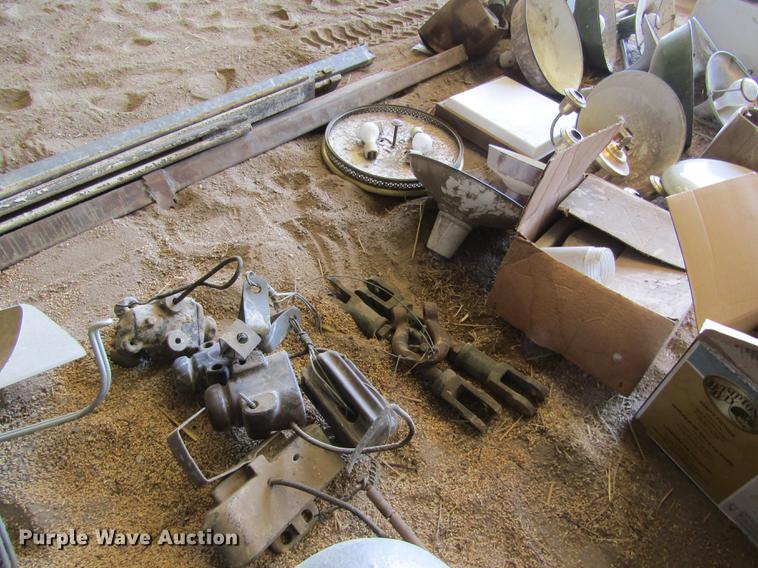 image for item EI9290 Building materials