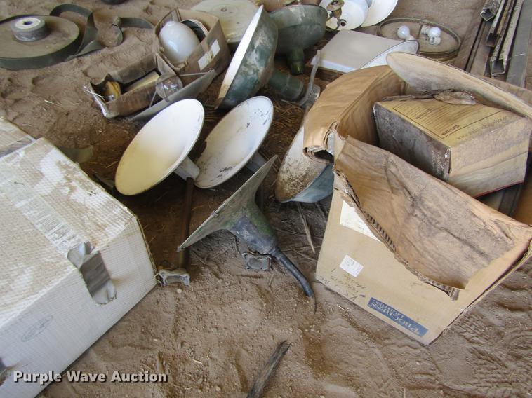 image for item EI9290 Building materials