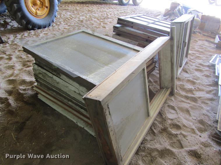 image for item EI9291 (32) wood window sashes