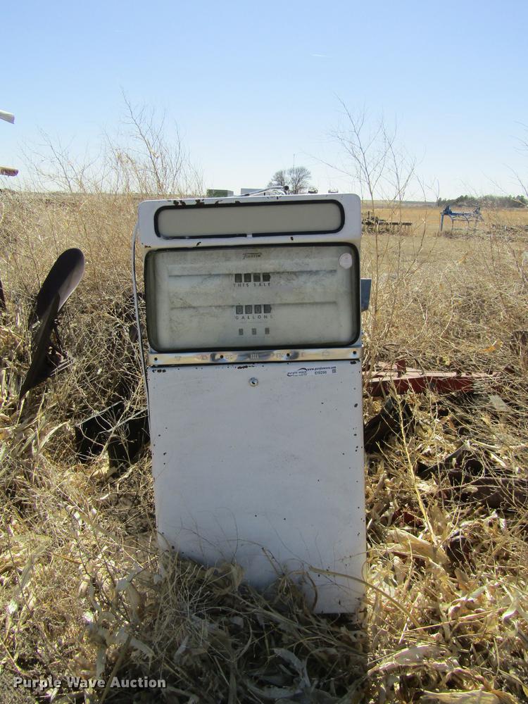 image for item EI9298 Tokheim gas pump