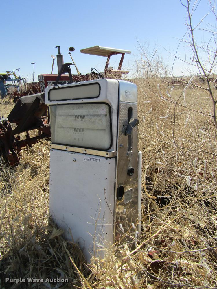 image for item EI9298 Tokheim gas pump