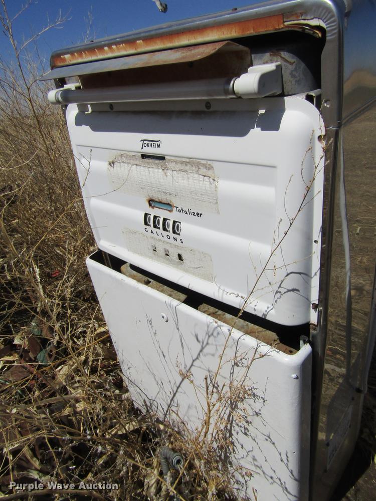 image for item EI9298 Tokheim gas pump