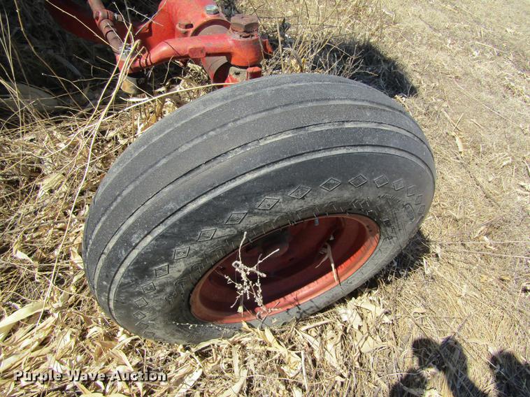 image for item EI9299 1977 International 686 tractor