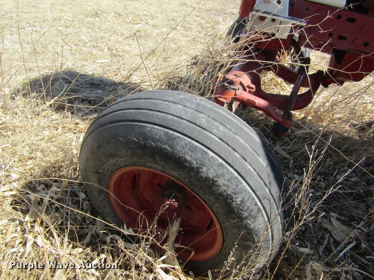 image for item EI9299 1977 International 686 tractor