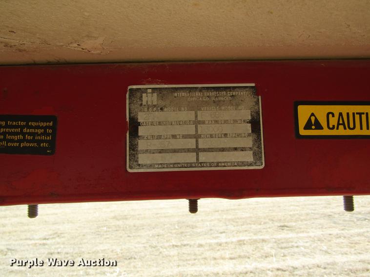 image for item EI9299 1977 International 686 tractor