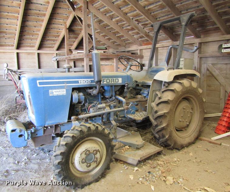 image for item EI9309 1981 Ford 1900 HFWD tractor