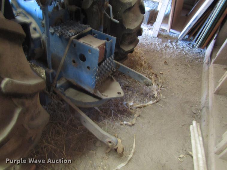 image for item EI9309 1981 Ford 1900 HFWD tractor