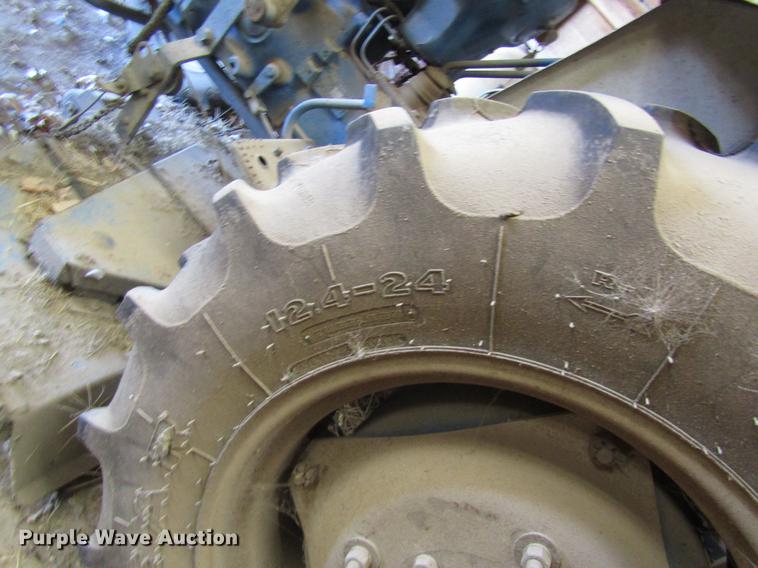 image for item EI9309 1981 Ford 1900 HFWD tractor