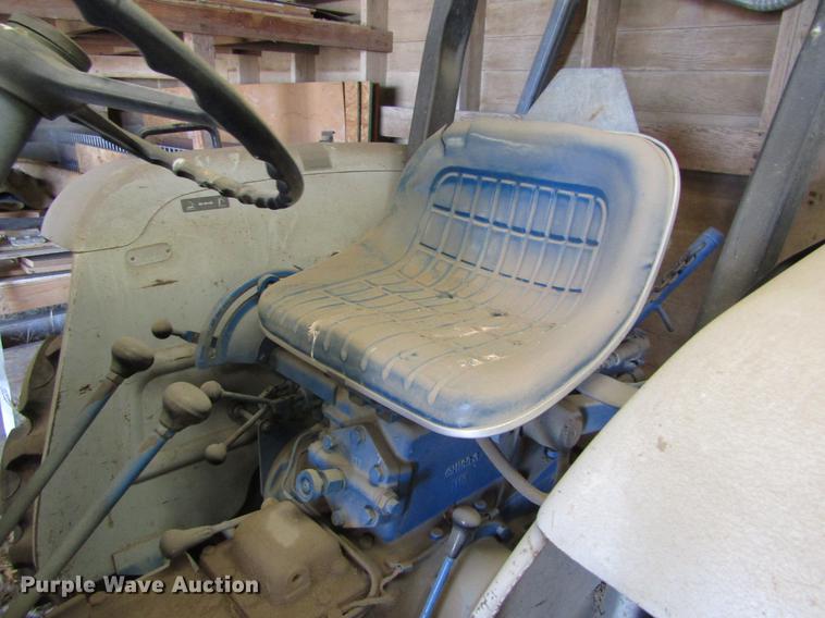 image for item EI9309 1981 Ford 1900 HFWD tractor