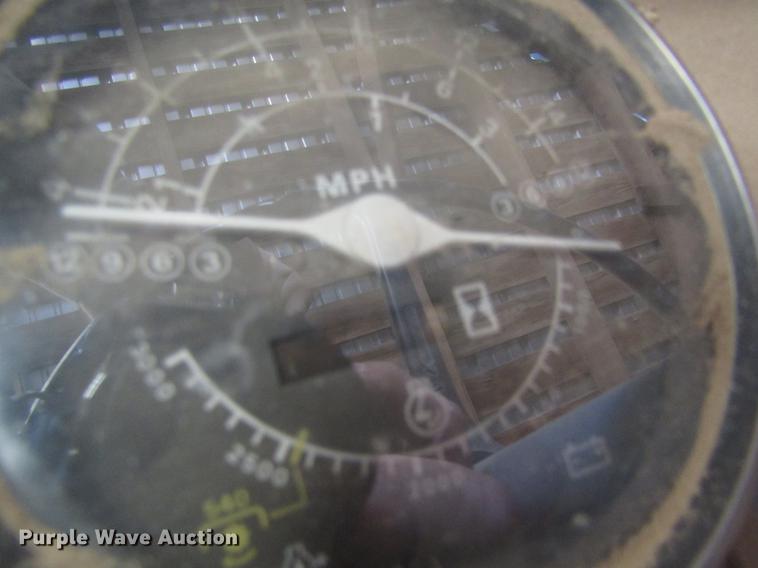 image for item EI9309 1981 Ford 1900 HFWD tractor