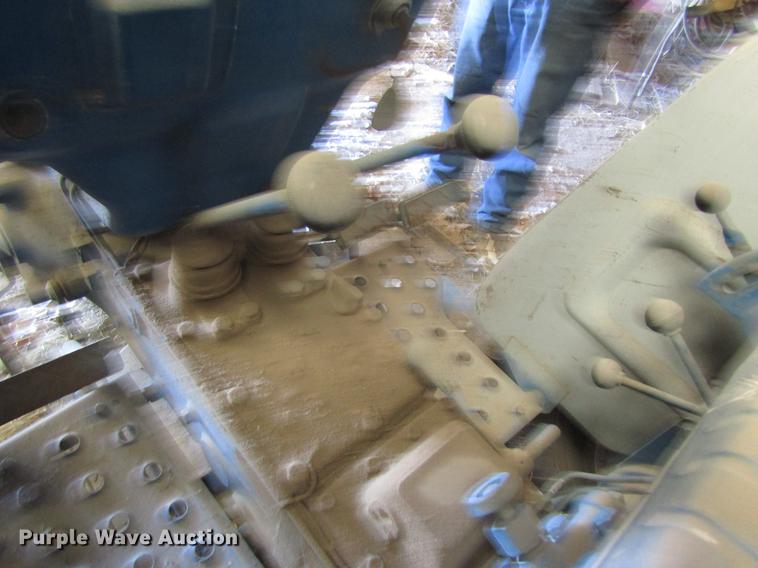 image for item EI9309 1981 Ford 1900 HFWD tractor