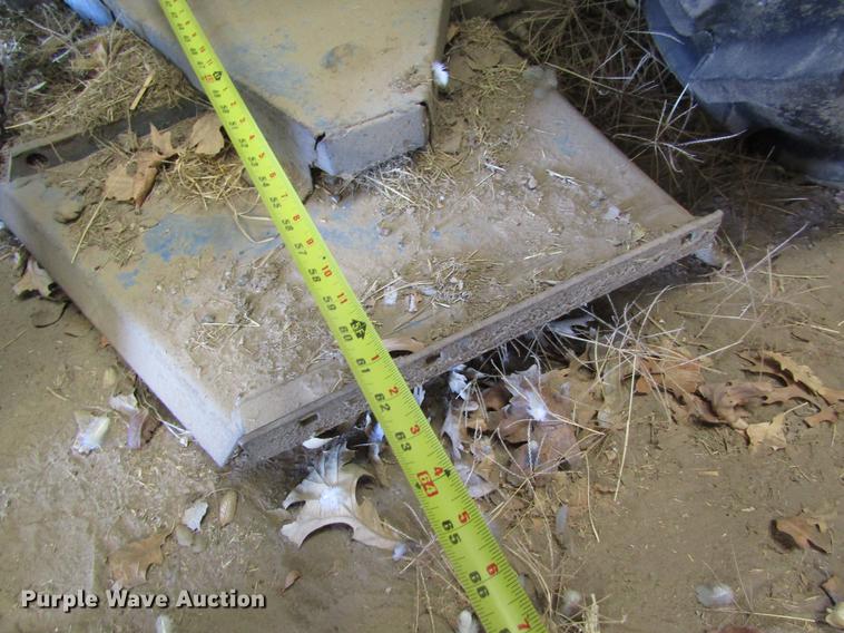 image for item EI9309 1981 Ford 1900 HFWD tractor