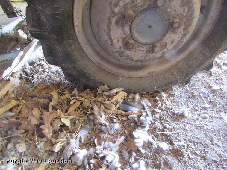 image for item EI9309 1981 Ford 1900 HFWD tractor