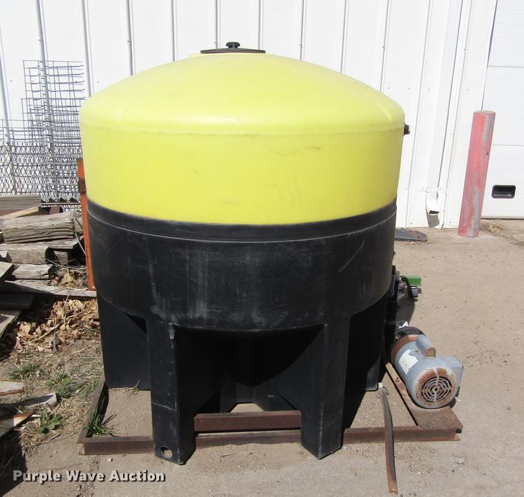 image for item EI9310 (3) poly tanks