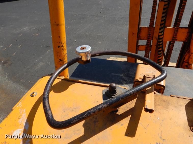 image for item EN9073 Yale RC-20144 forklift