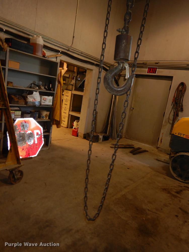 image for item EN9082 A-frame hoist