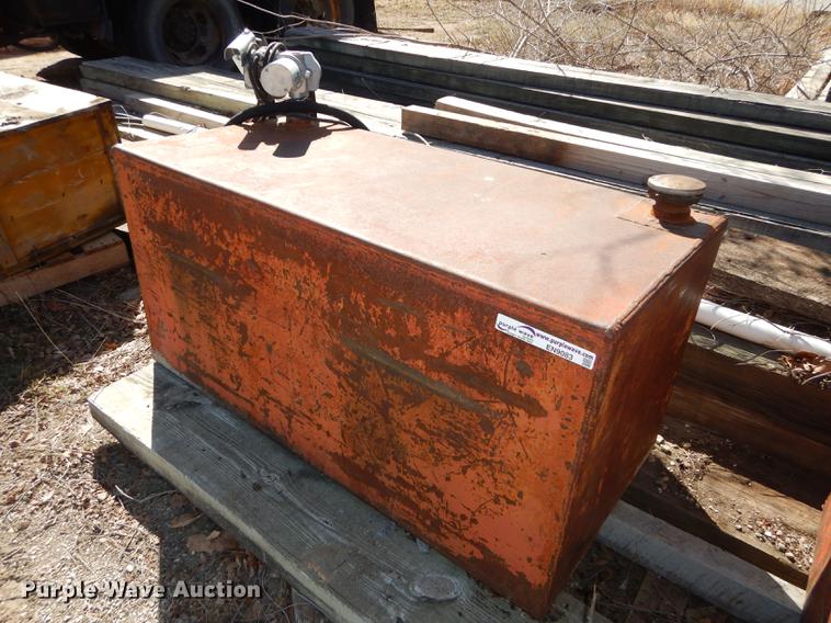 image for item EN9083 (3) fuel tanks