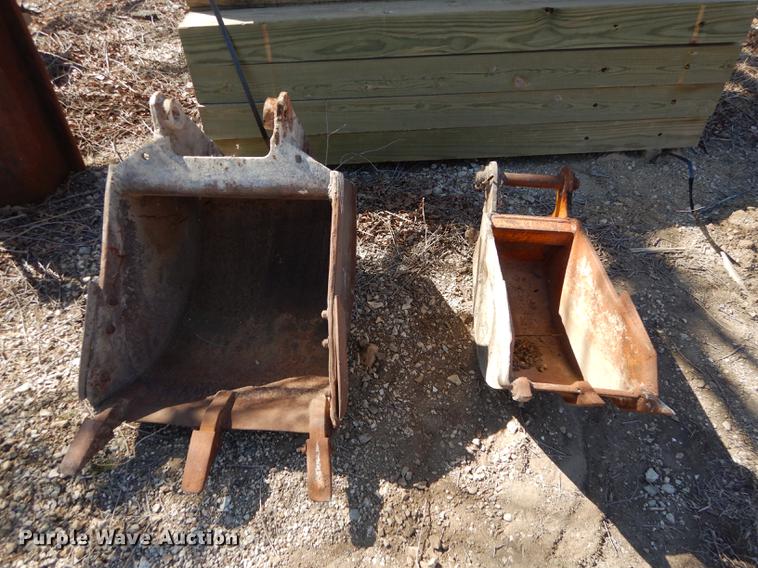 image for item EN9084 (2) backhoe buckets