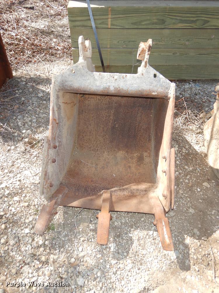 image for item EN9084 (2) backhoe buckets