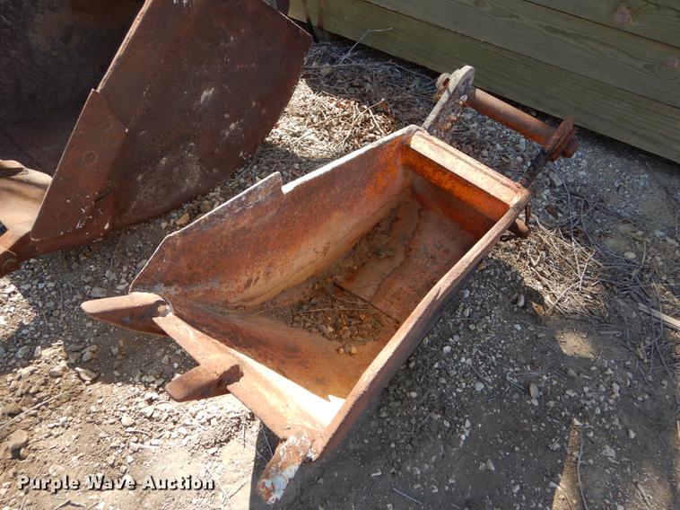 image for item EN9084 (2) backhoe buckets