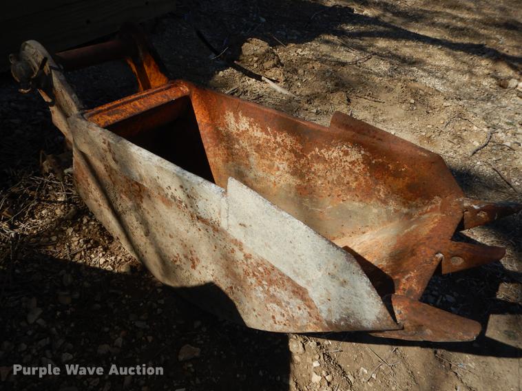 image for item EN9084 (2) backhoe buckets